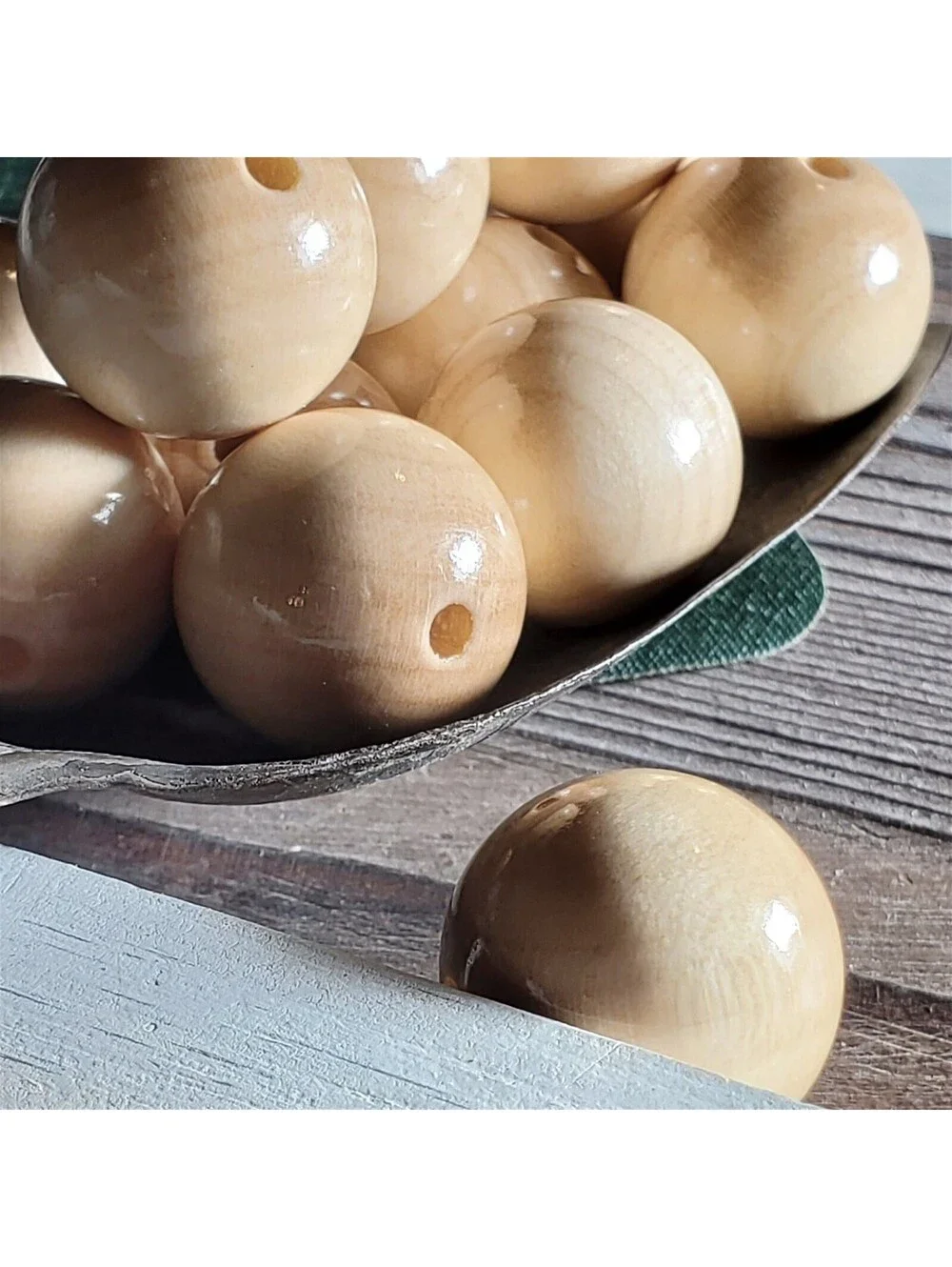 Vintage Japanese Lacquered Natural Color 20mm Round Wood Beads 6pcs